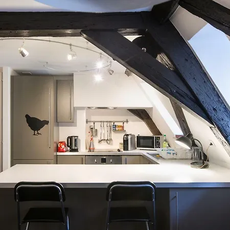 Apartment Triplex Avec Poutres Apparentes *
