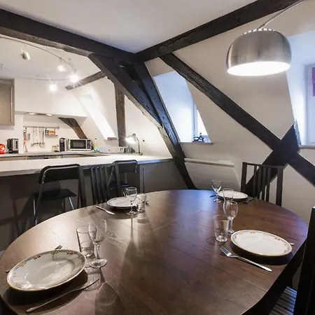 Apartment Triplex Avec Poutres Apparentes *