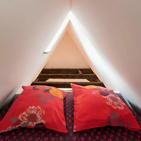 Apartment Triplex Avec Poutres Apparentes